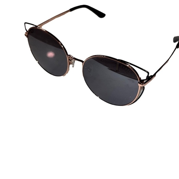 NEW! Guess Gold Rimmed Sunglasses Red Case - Picture 2 of 8